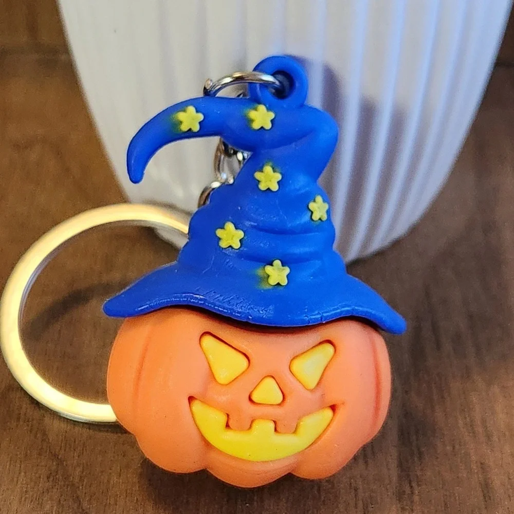 Halloween Jack O Lantern Pumpkin Wizard Hat Keychain Blue Orange Stars 1.75